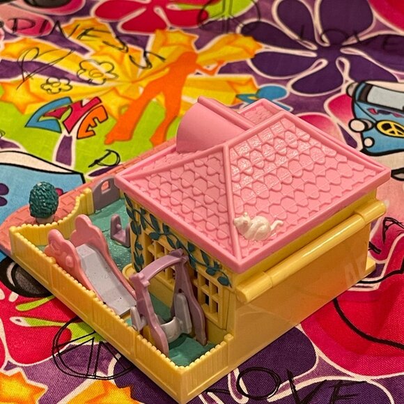 Vintage 1994 Bluebird Polly Pocket Pollyville Nursery School Doll House - Picture 7 of 9